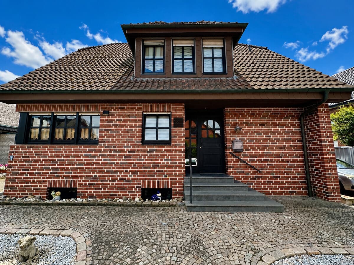 Vielseitiges 1–2-Familienhaus mit großzügigem, parkähnlichem Garten in Emsdetten