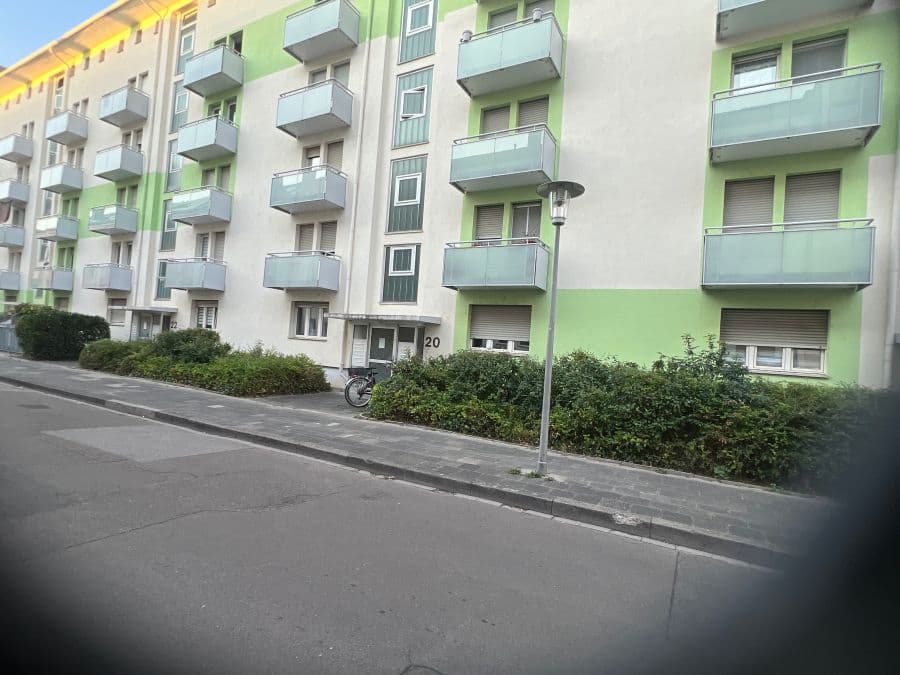 Provisionsfrei* LU -Süd 2 ZKB Luxus-modern kernsaniert Nähe Parkinsel im sanierten Mehrfamilienhaus