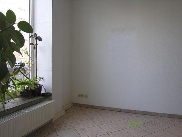 (12403_02) MGN: kleines Büro bzw. Ladengeschäft mit großem Schaufenster direkt in der City