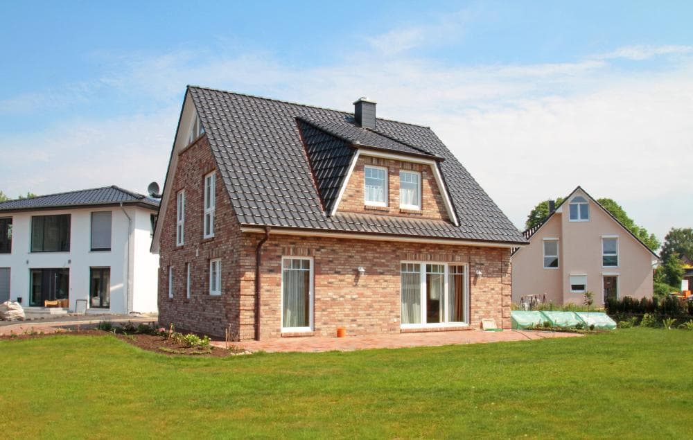 Bauen ist wieder bezahlbar mit Bauzinsen ab 1 % und einer Heidenheim-Preisoffensive. Gemütlichkeit steht hoch im Kurs.