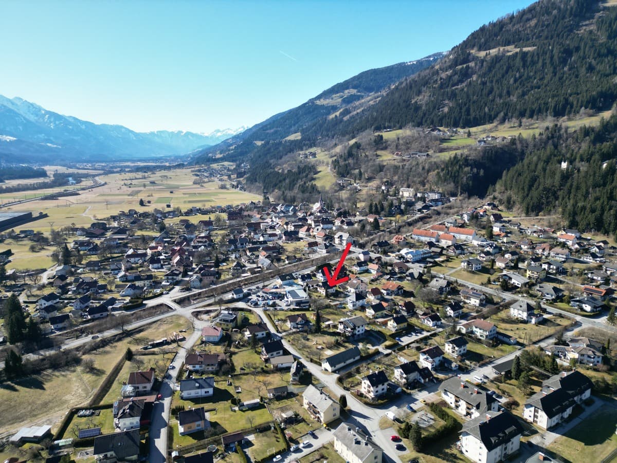 Großzügige Dachgeschosswohnung mit Balkon und Dachraum in Steinfeld