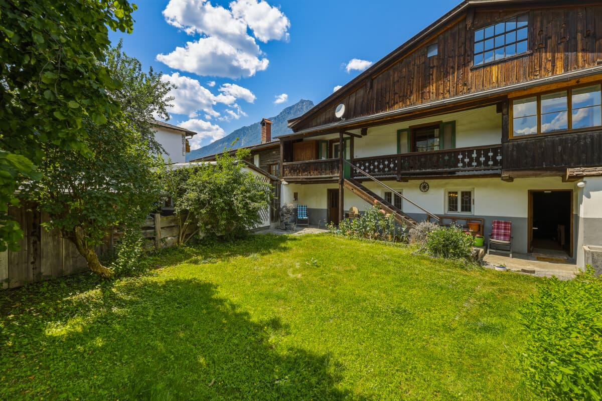 Einfamilienhaus mit Ladeneinheit im Zentrum von Garmisch