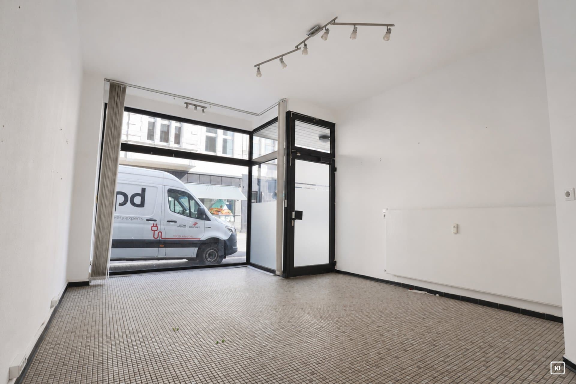 Rund 35m² große Gewerbefläche mit großer Schaufensterfront in zentraler Lage von Hagen-Wehringha