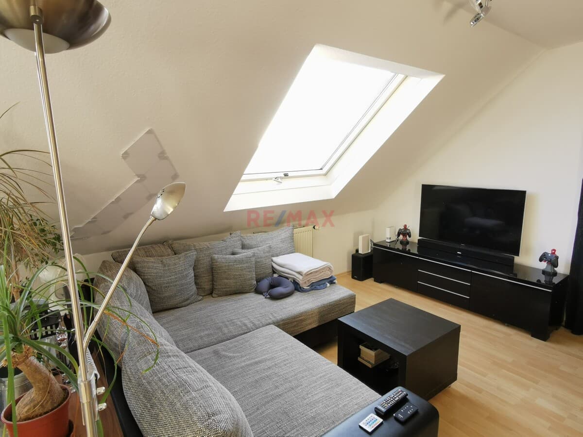 Schicke 2 Zimmer-Dachwohnung!