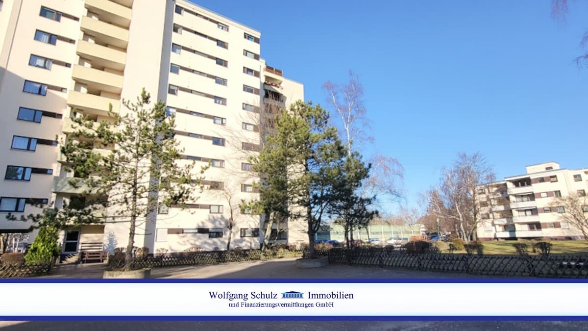Hochwertig modernisierte 3 Zimmer
mit Weitblick über Marienfelde