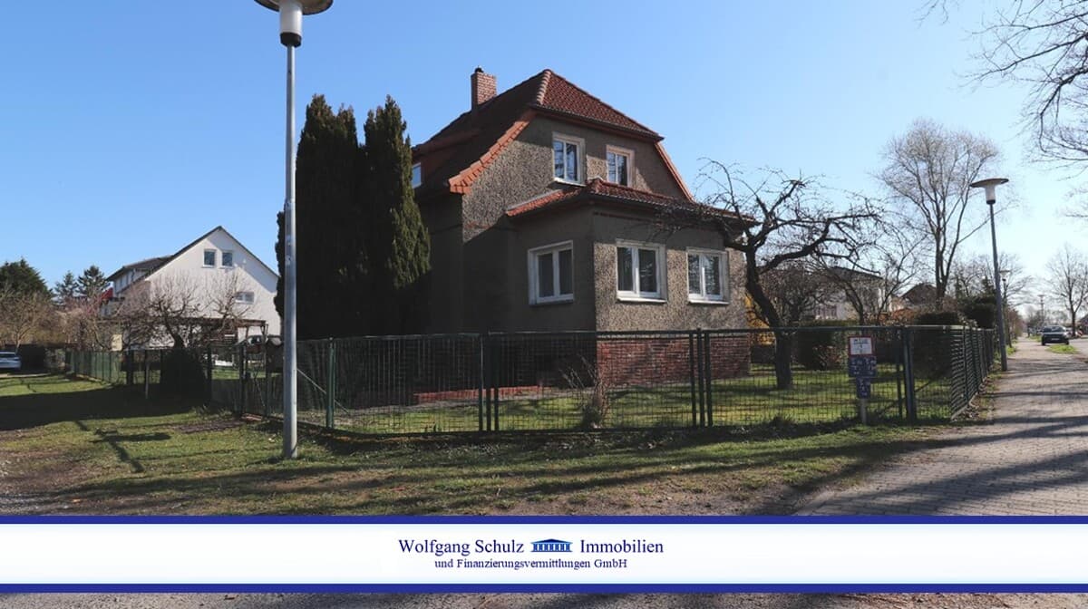 Bezugsfreies Einfamilienhaus mit viel Potenzial im ruhigen Mahlow-Waldblick!