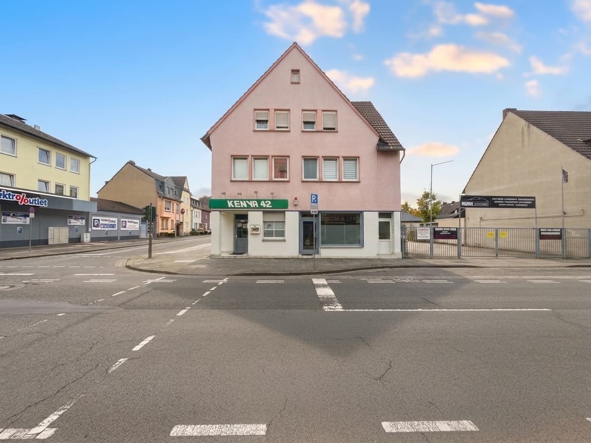 Siegburg -Brückberg: Kapitalanleger aufgepasst Mehrfamilienhaus mit 2 Gewerbeeinheiten und 5.Wohneinheiten voll vermietet.