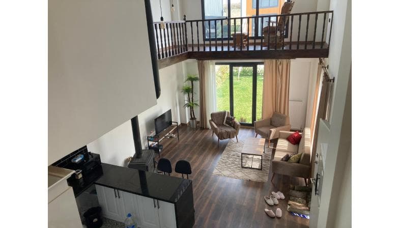 Moderne Freistehende Villa mit Privater Gartennutzungsfläche