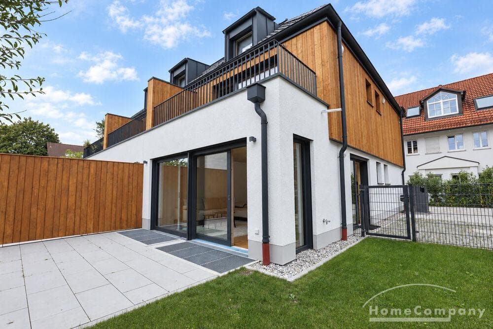 Stilvolles, klimafreundliches Neubauhaus mit Garten & Terrasse