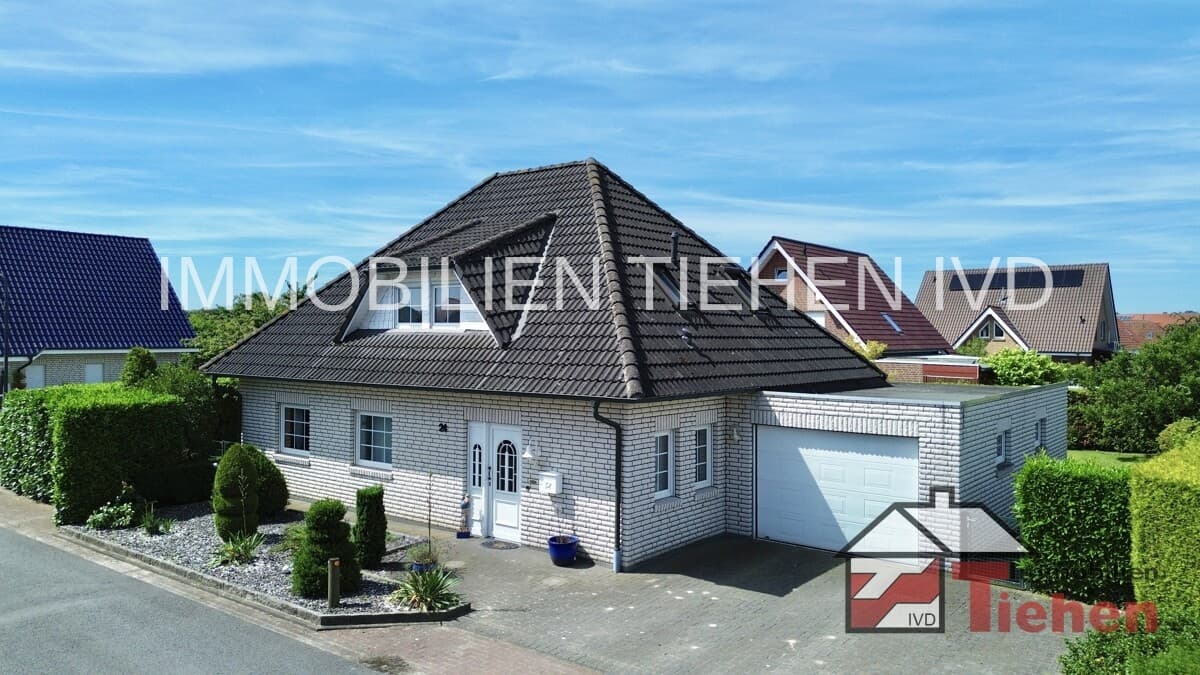 RESERVIERT! Großzügiger Winkelwalmdachbungalow mit Einliegerpotenzial - PROVISIONSFREI!