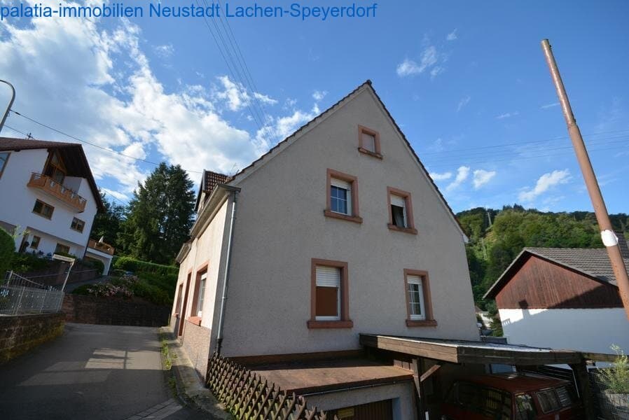 Wohnen für 2 Familien unterhalb der Burg mit Sanierungsaufwand