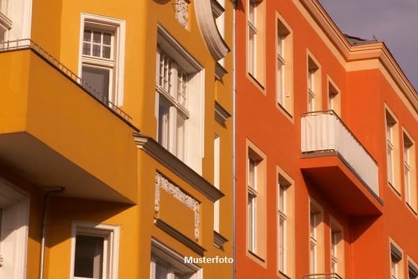 Mehrfamilienhauskomplex mit 18 Wohnungen und 16 Stellplätzen