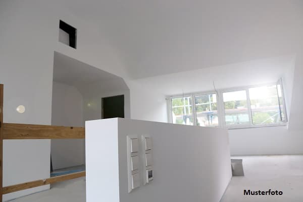 Maisonette-Wohnung nebst Loggia und Garagenstellplatz