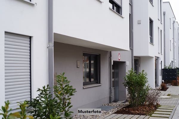 Reihenmittelhaus nebst Terrasse und kleinem Garten