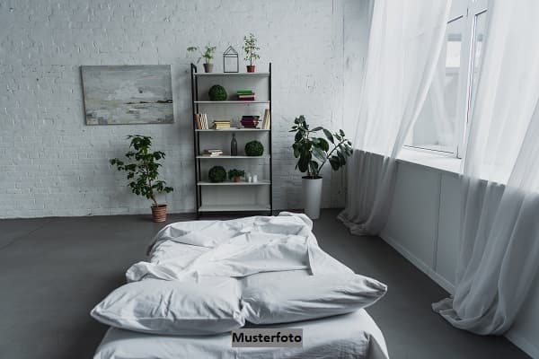 Einfamilienhaus nebst Garten und Stellplatz