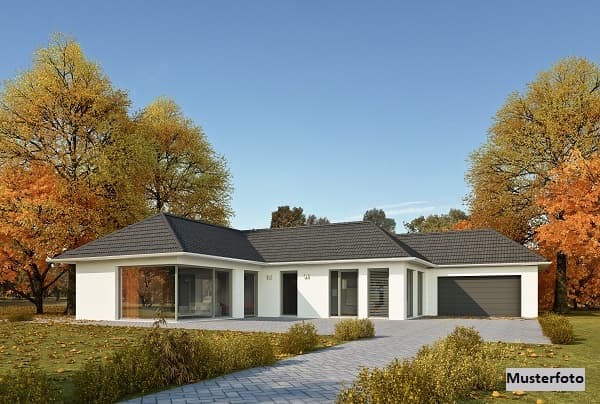 Einfamilienhaus, Garage, Carport - gepflegter Zustand