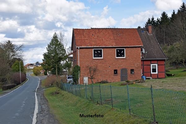 Wohnhaus mit Wohnhausanbau - provisionsfrei