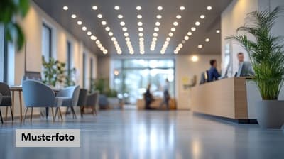 Büro- und Geschäftshaus mit Parkhaus