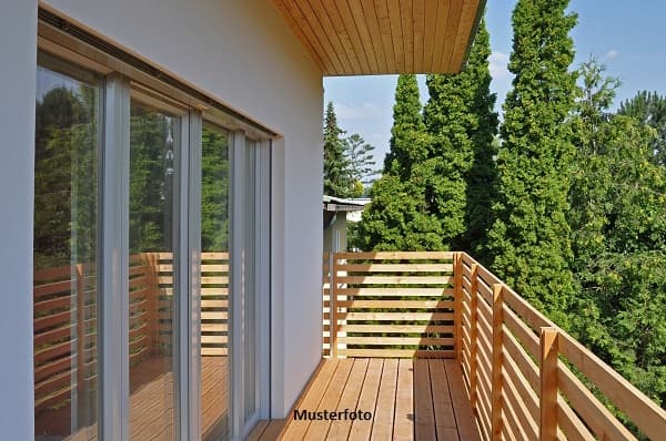 Dachgeschosswohnung mit Pkw-Stellplatz - ruhige Wohnlage