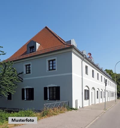 Wohn- und Bürogebäude nebst Betriebsgebäude - vielseitig nutzbar