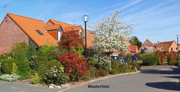 Großes Reihenmittelhaus mit Garten und Garage