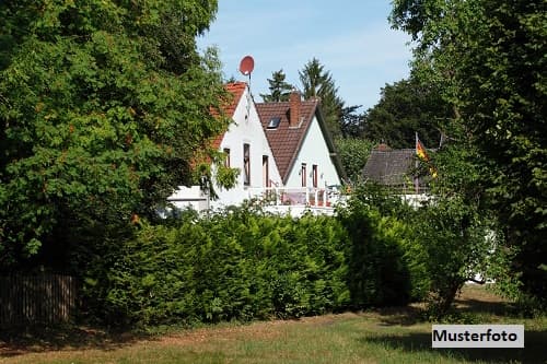 Reihenmittelhaus (Wohnungseigentum) nebst Terrasse und Stellplatz