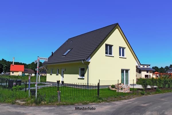 Ihre neue Wohnadresse: Einfamilienhaus mit Nebengebäude