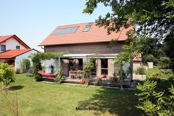 Ihr neues Zuhause - Freistehendes Einfamilienhaus nebst Garage