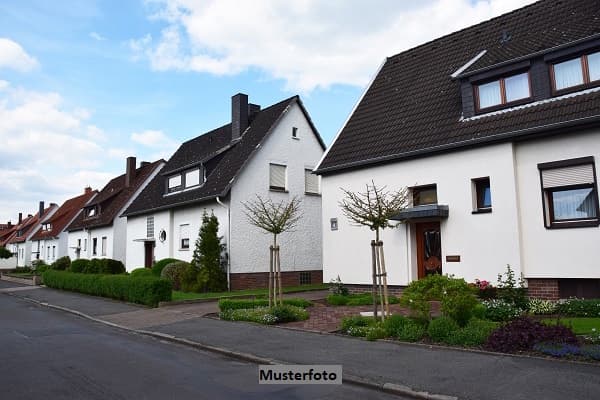 Einfamilienhaus nebst Stellplatz