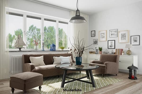 Einfamilienhaus nebst Terrasse und Garage