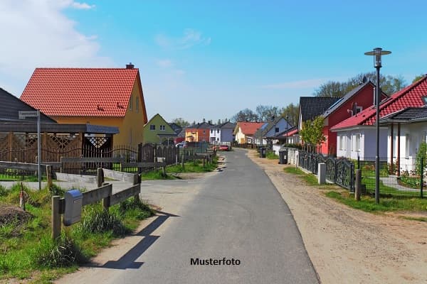 Einfamilienhaus mit Anbau in ruhiger Lage