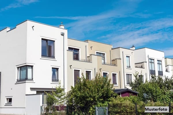 Einfamilien-Doppelhaushälfte mit Terrasse im gepflegten Zustand