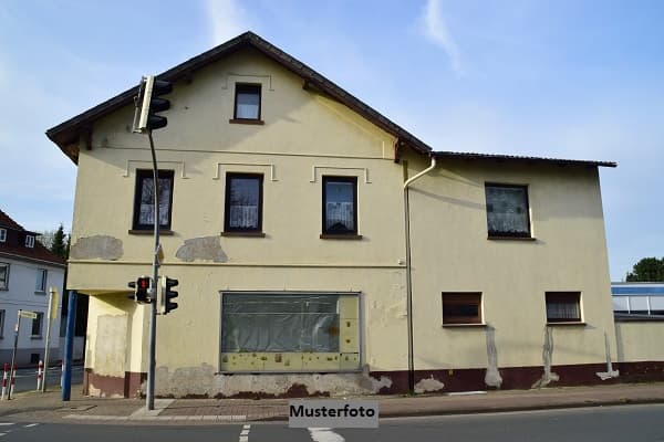 3 Grundstücke mit Abrissgebäuden