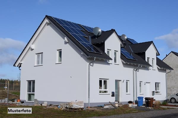 Einfamilien-Doppelhaushälfte - wer haucht dem Wohnhaus wieder Leben ein?