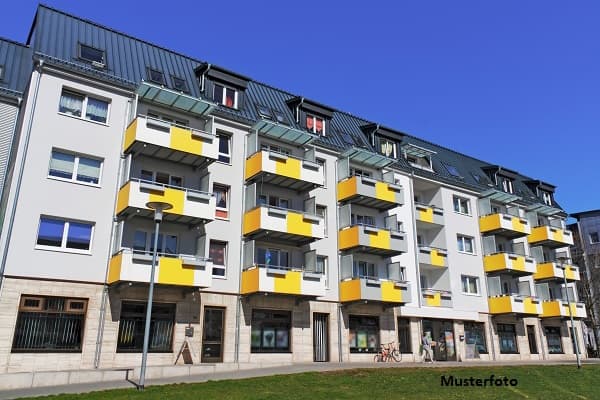 Gebäudekomplex - Wohn-/Geschäftshaus nebst Mehrfamilienhaus