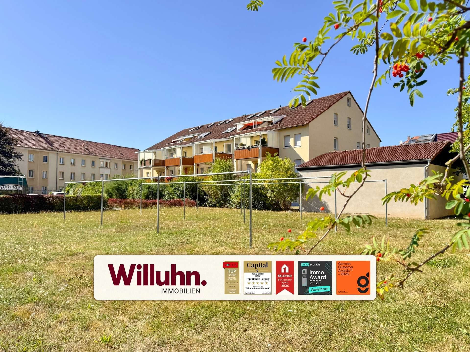 Grün und zentral Wohnen auf 2 Ebenen | Einbauküche | Kamin | Loggia | Pkw-Stellplatz