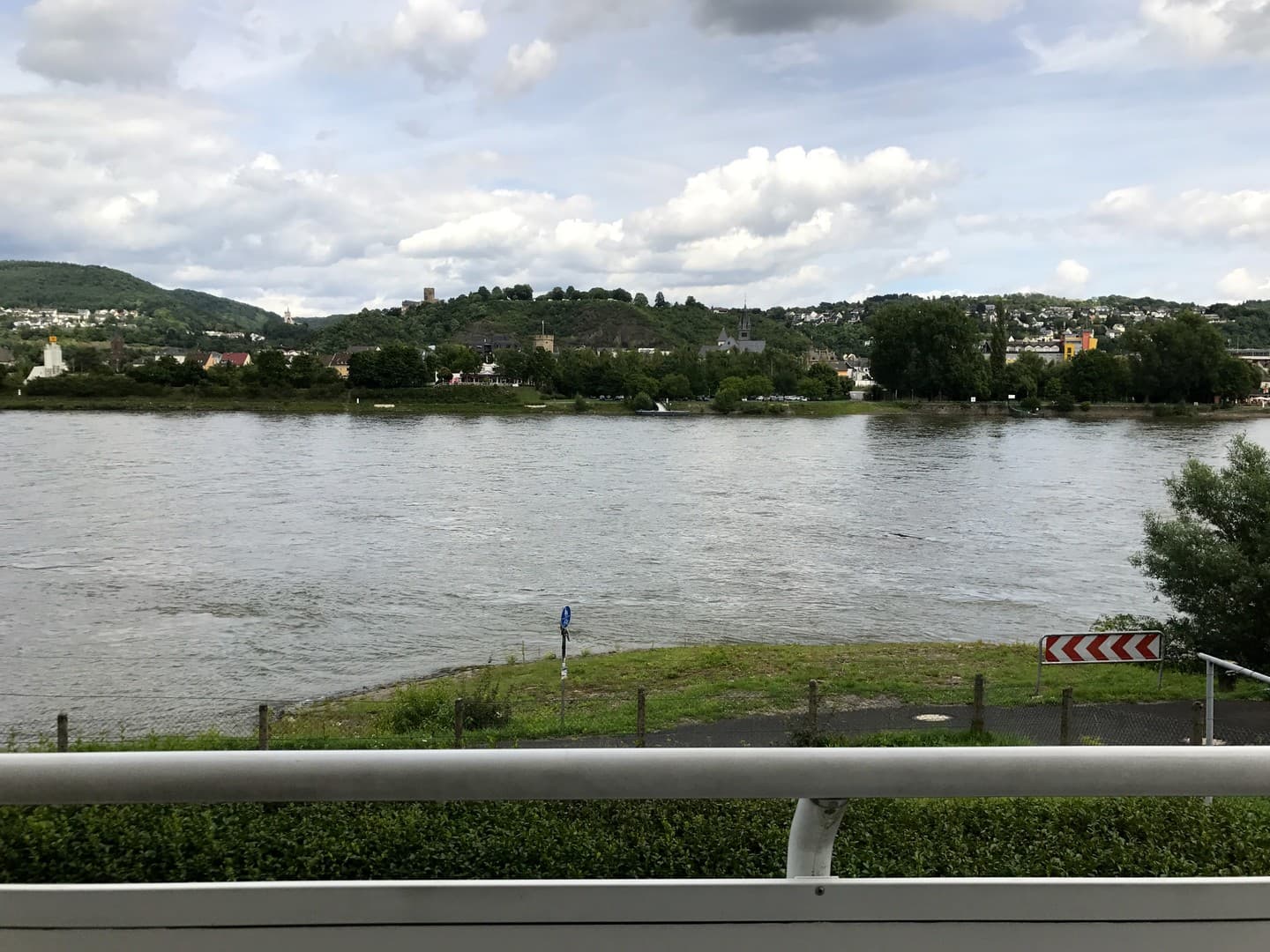 Direkt am Rhein in Koblenz - 3 ZKB EBK 65qm - Maximal 2 Personen - keine Haustiere