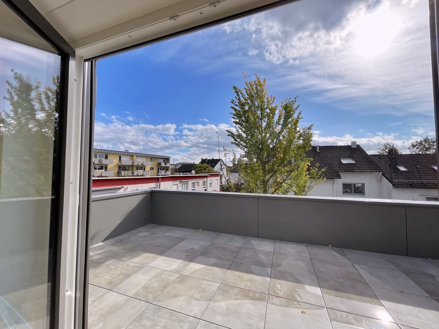 Penthouse, EBK neu, Lage AAA beim Wasser