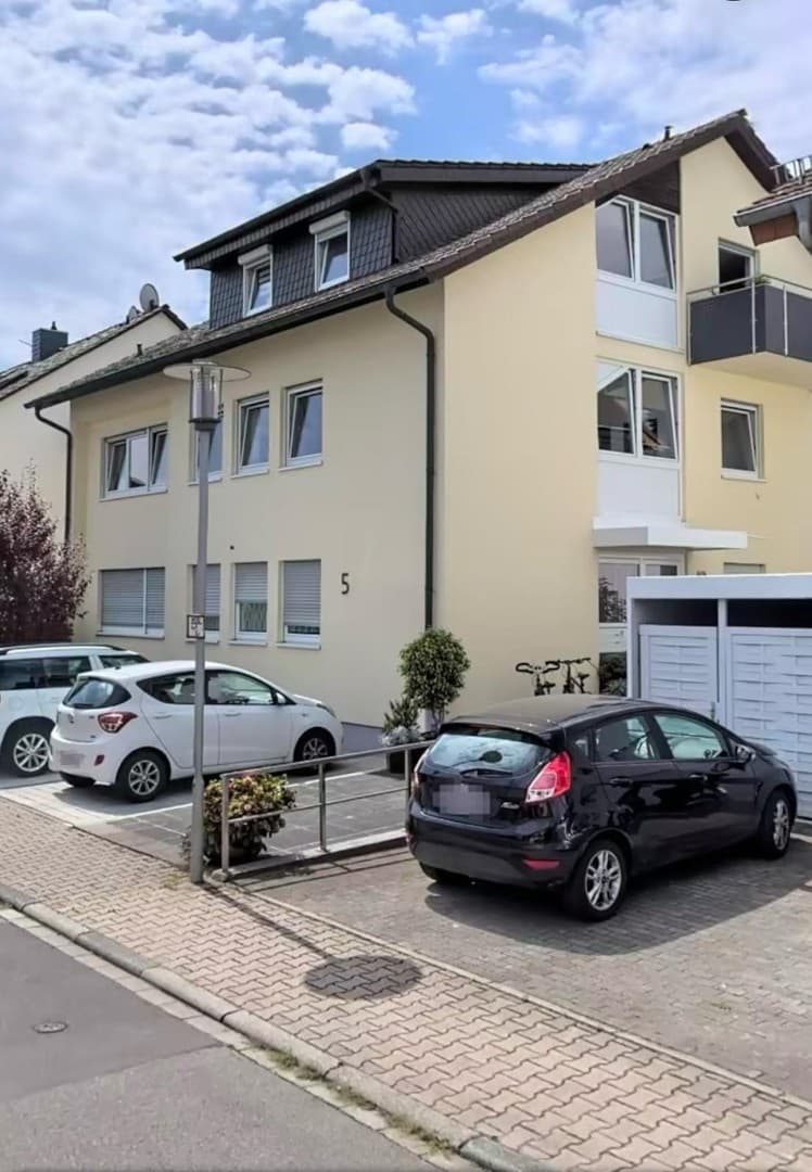 Attraktive, vermietete 3-Zimmer-Dachgeschoss-Wohnung in bester, zentraler Lage von Walldorf