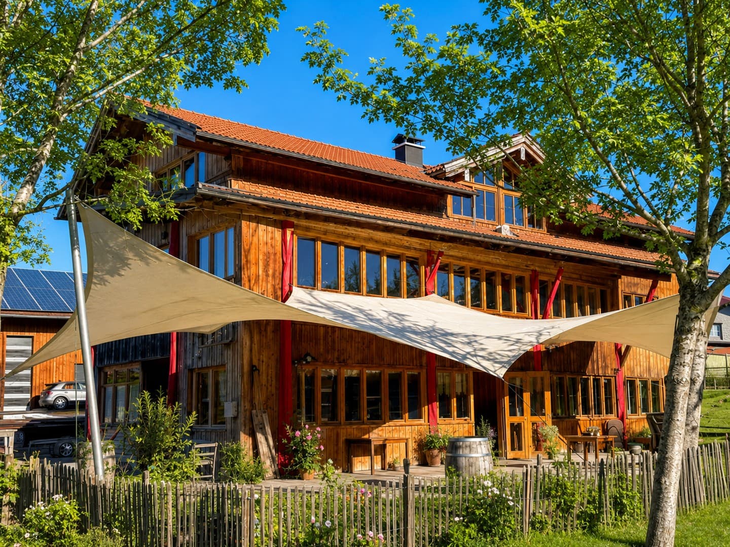 560 m2 Gewerbeimmobilie mit Wohnoption - Raum für Visionen zwischen München & Salzburg