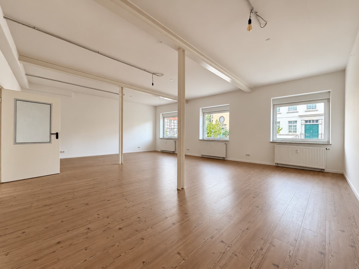 Modernes, frisch saniertes Loft in Elze mit hohen Decken und großzügigem Wohnraum