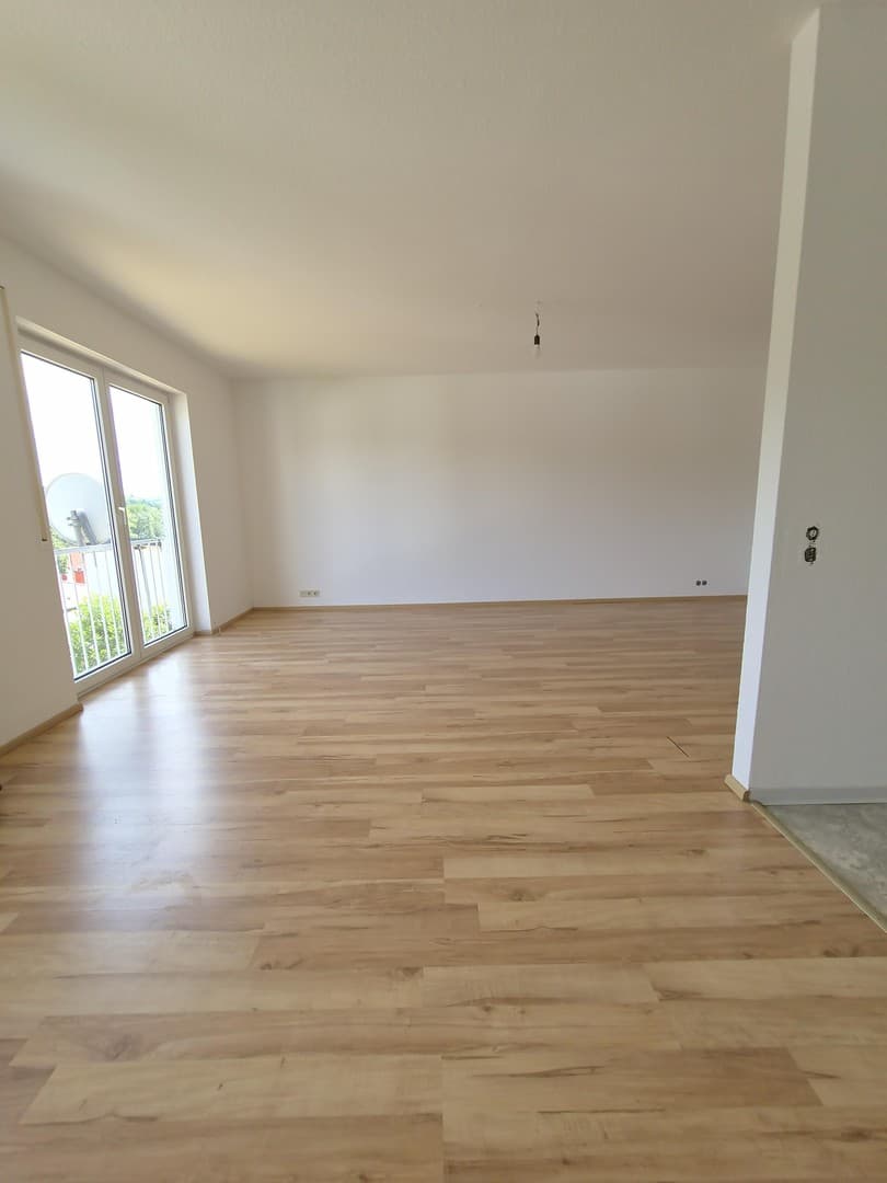 Wunderschön geschnittene 2,5-Zimmer-Wohnung mit französischem Balkon in Bad Soden-Salmünster.