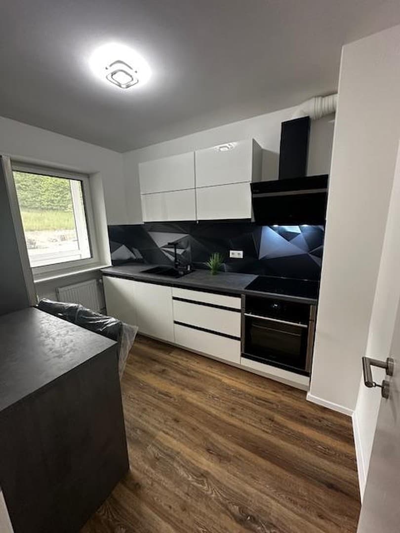 Familienglück in Alfeld: 3-Zimmer, Balkon, Erstbezug nach Sanierung. Provisionsfrei & KfW-gefördert!