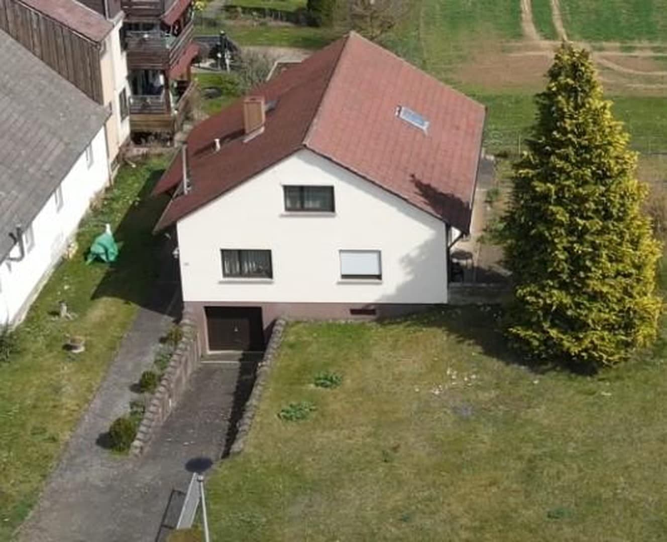Wohnhaus in Bernstadt mit großem Grundstück