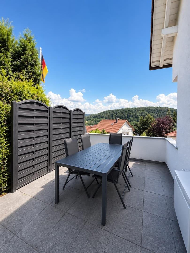 Fast wie ein eigenes Haus | 126 m² auf 3 Etagen | großer Garten | 2 Garagen