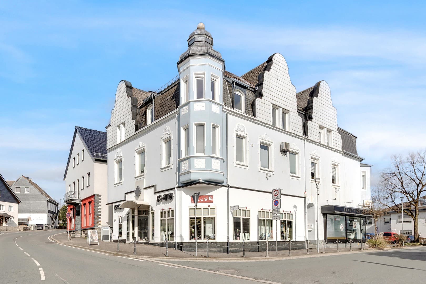 Stadtbildprägendes saniertes Mehrfamilienhaus im Herzen von Halver