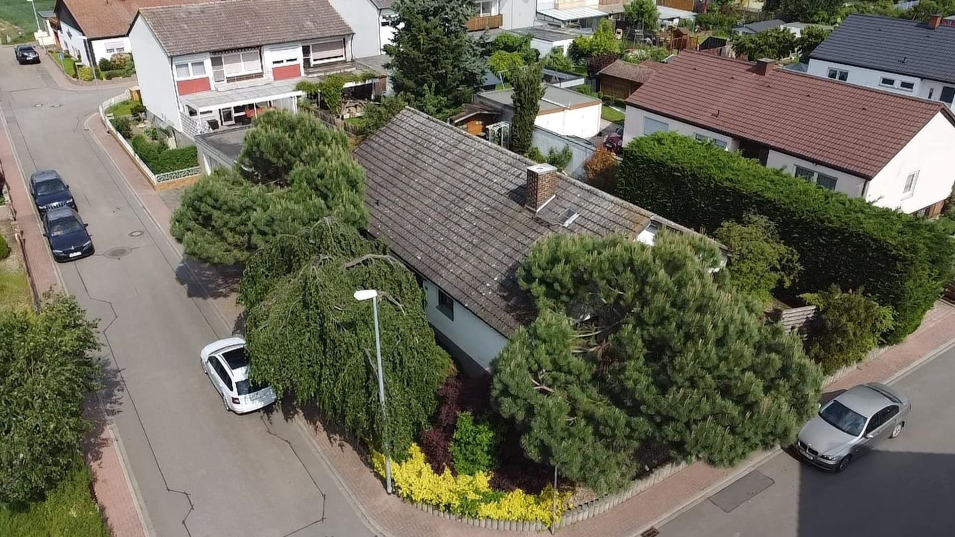 Provisionsfreier Bungalow in Fertigbauweise mit 594 m² Grundstück, Südgarten, Doppelgarage, Sauna