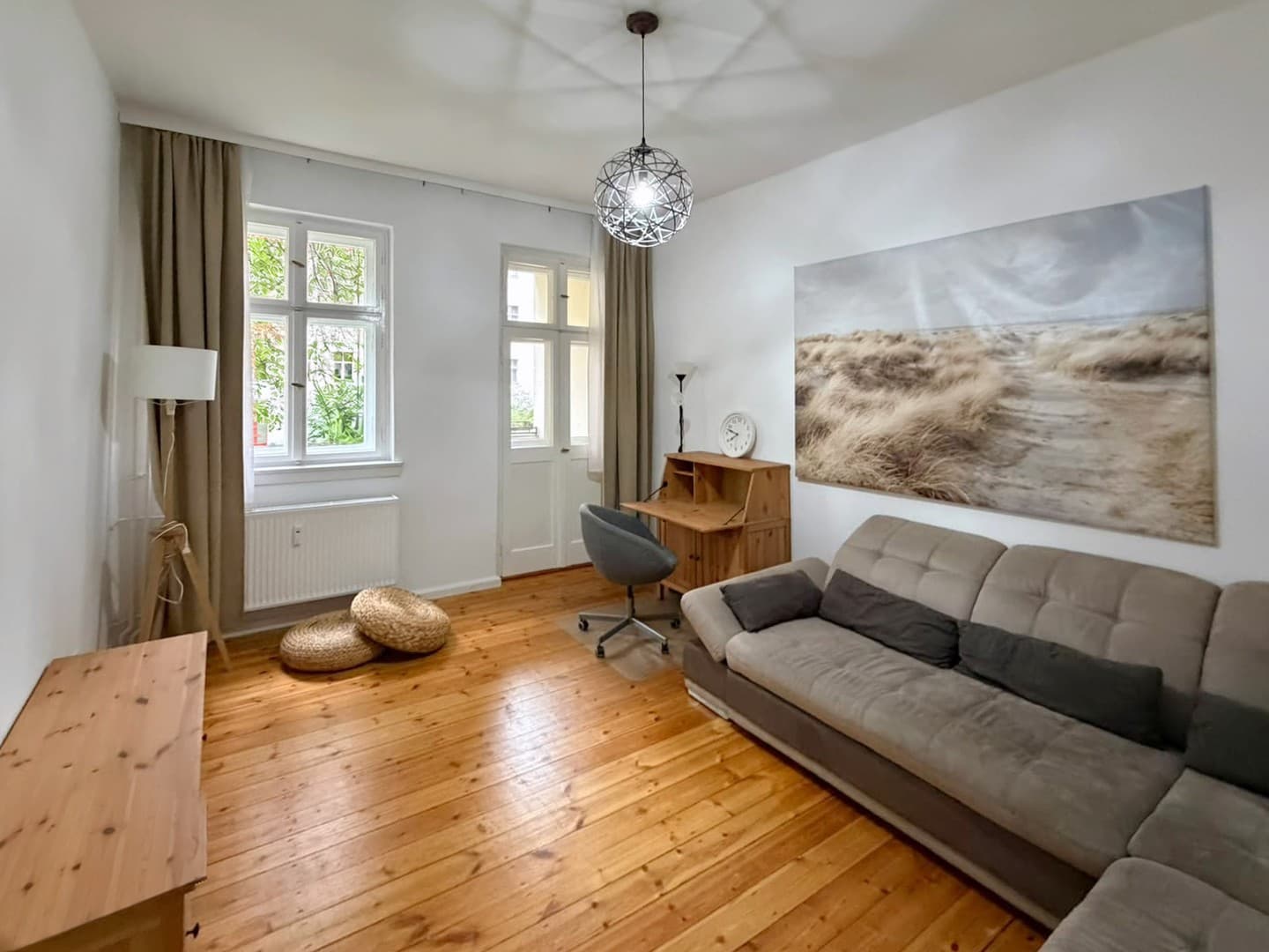 Frisch renovierte und möblierte, ruhige 2-Zimmer Wohnung mit Balkon im Denkmalschutz Ensemble P.Berg