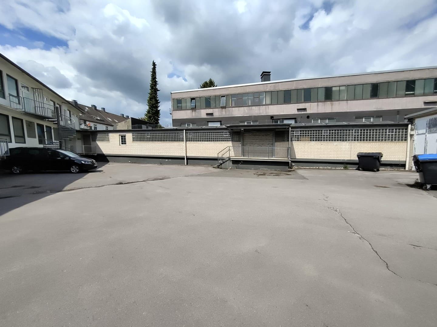 389 m² Lagerhalle mit Büro – Lager, Handwerk, Self-Storage – Wuppertal-Vohwinkel