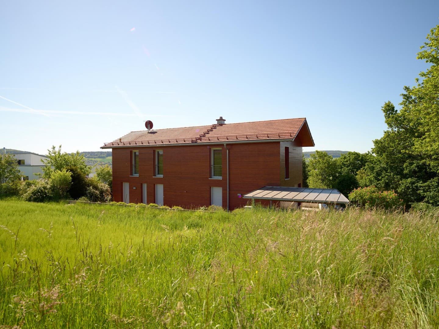 Freistehendes Einfamilienhaus in besonderer Feldrandlage mit großzügigen Terrassenflächen